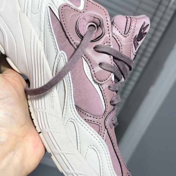 adidas 6 US like new $40dll, Shoes active NIKE (men) 10 US $24 dll like new - Picture 2 of 5